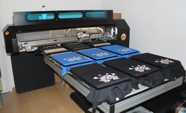 T shirt personalizzate: serigrafia, stampa diretta o ricamo?